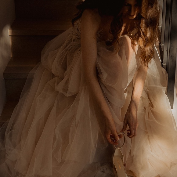 Berta Muse Ivone Wedding Gown - Picture 6 of 12